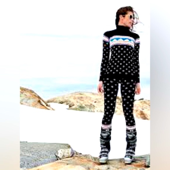 Sweaty Betty top ski base layer. Small. - Picture 2 of 5